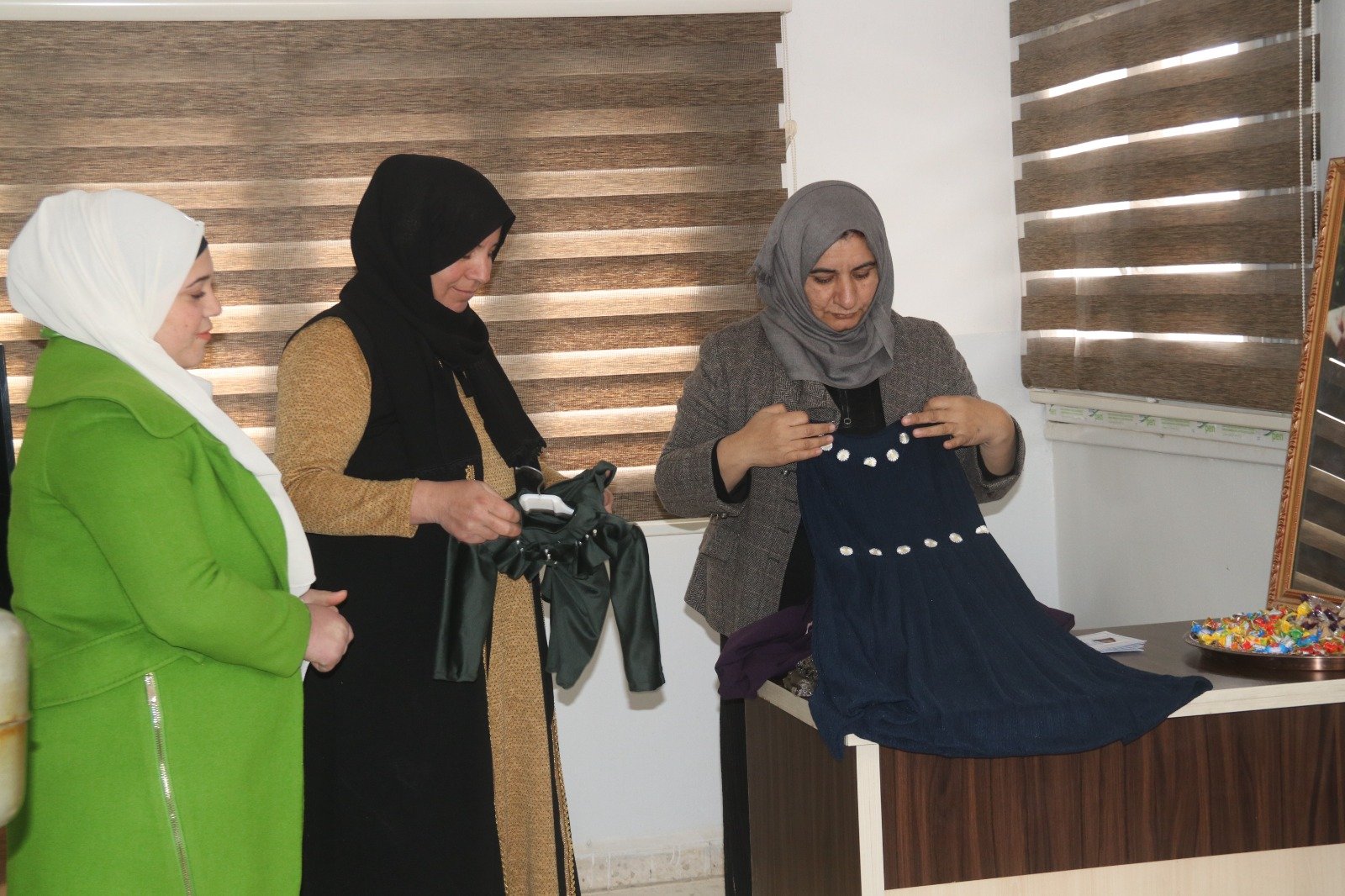 أكاديمية الشهيدة "يادي عقيدة" تخرج دفعة رابعة في تعليم الخياطة